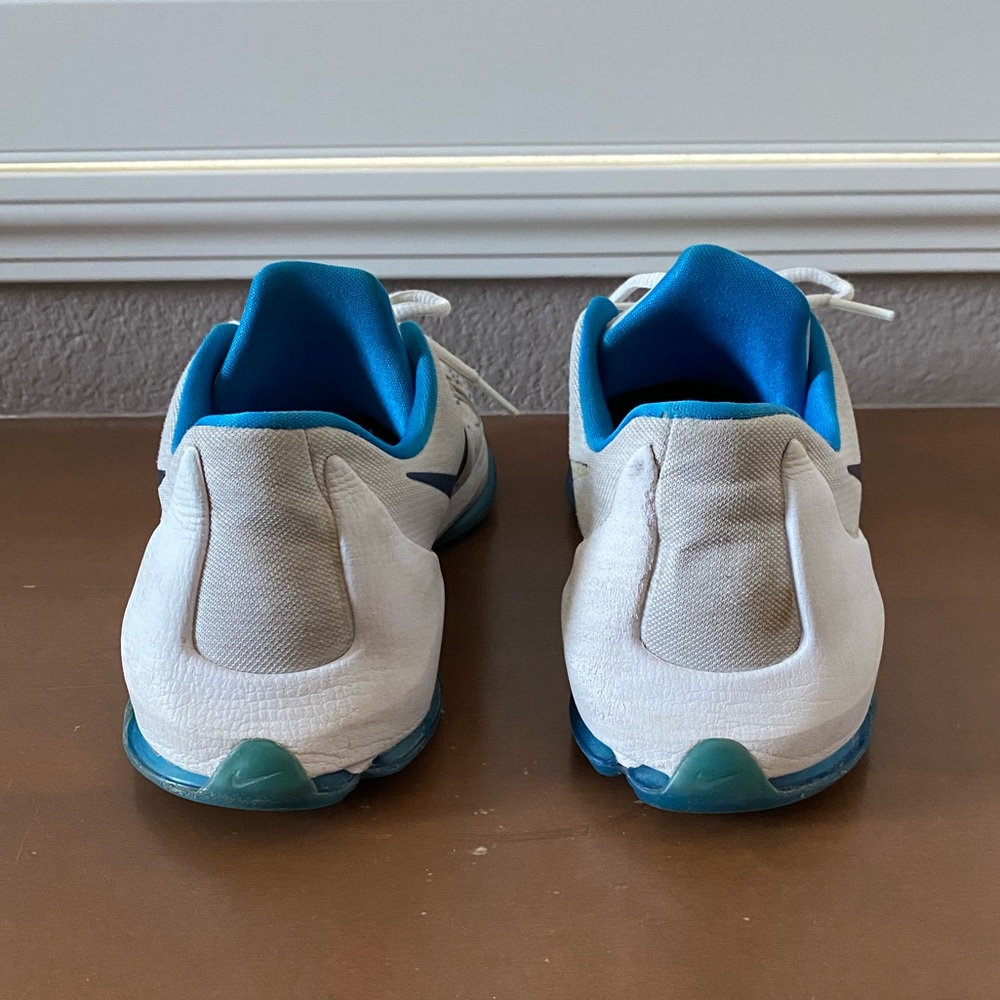 Nike - Picture 4 of 9